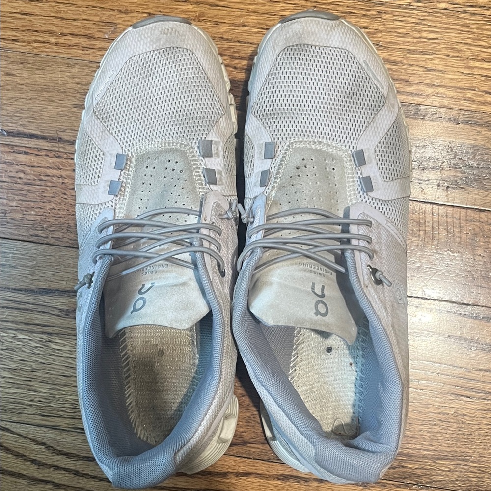 On Running Light Gray Athletic Shoes